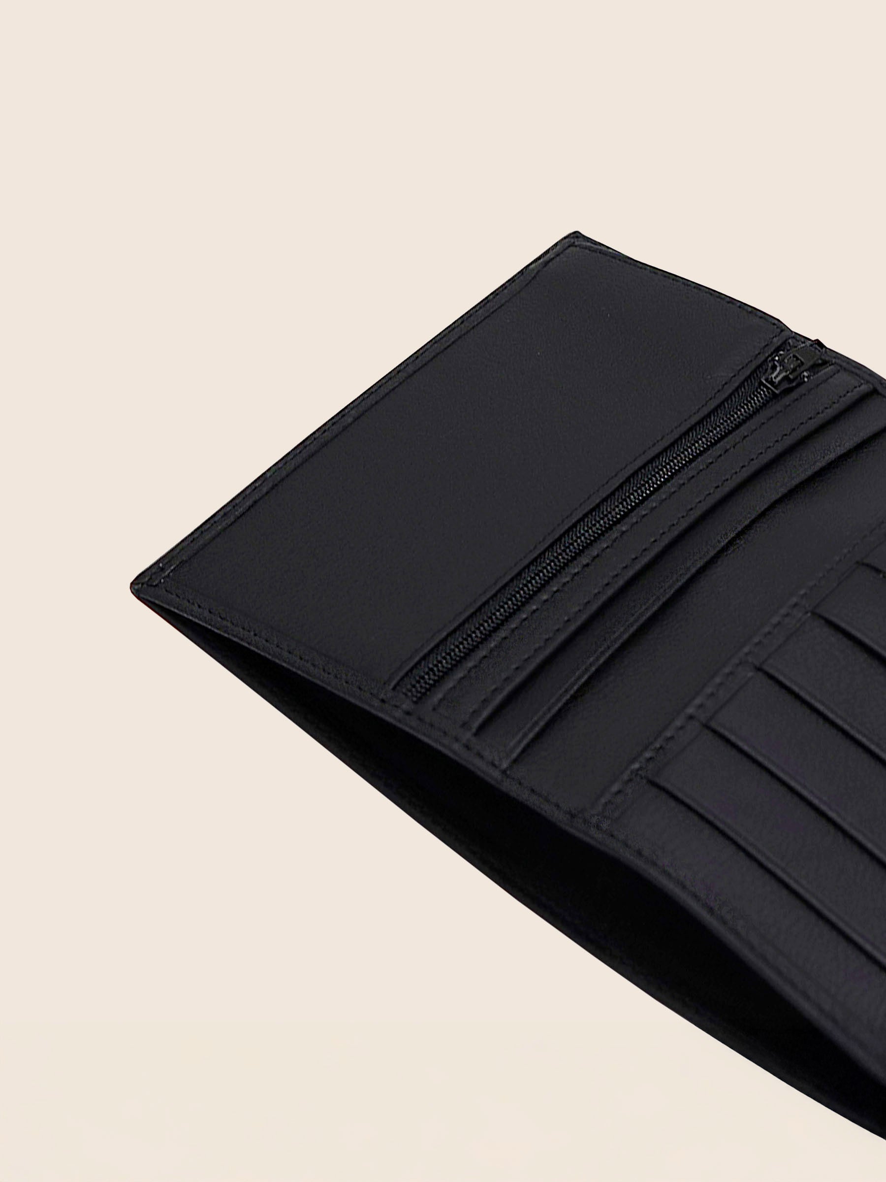 gros plan portefeuille classique cuir noir jules & jenn
