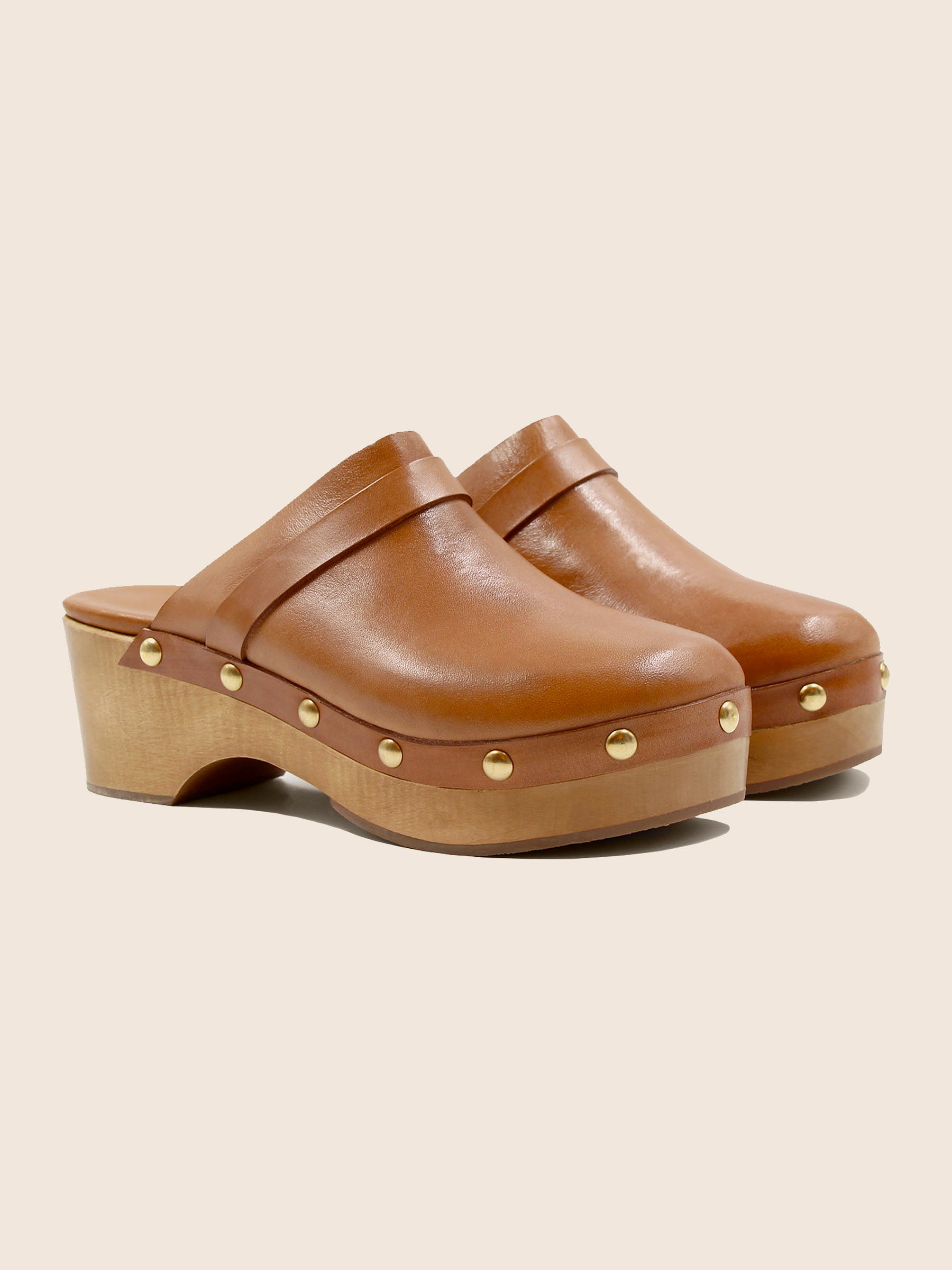 sabots bois clous cuir tannage vegetal cognac jules & jenn