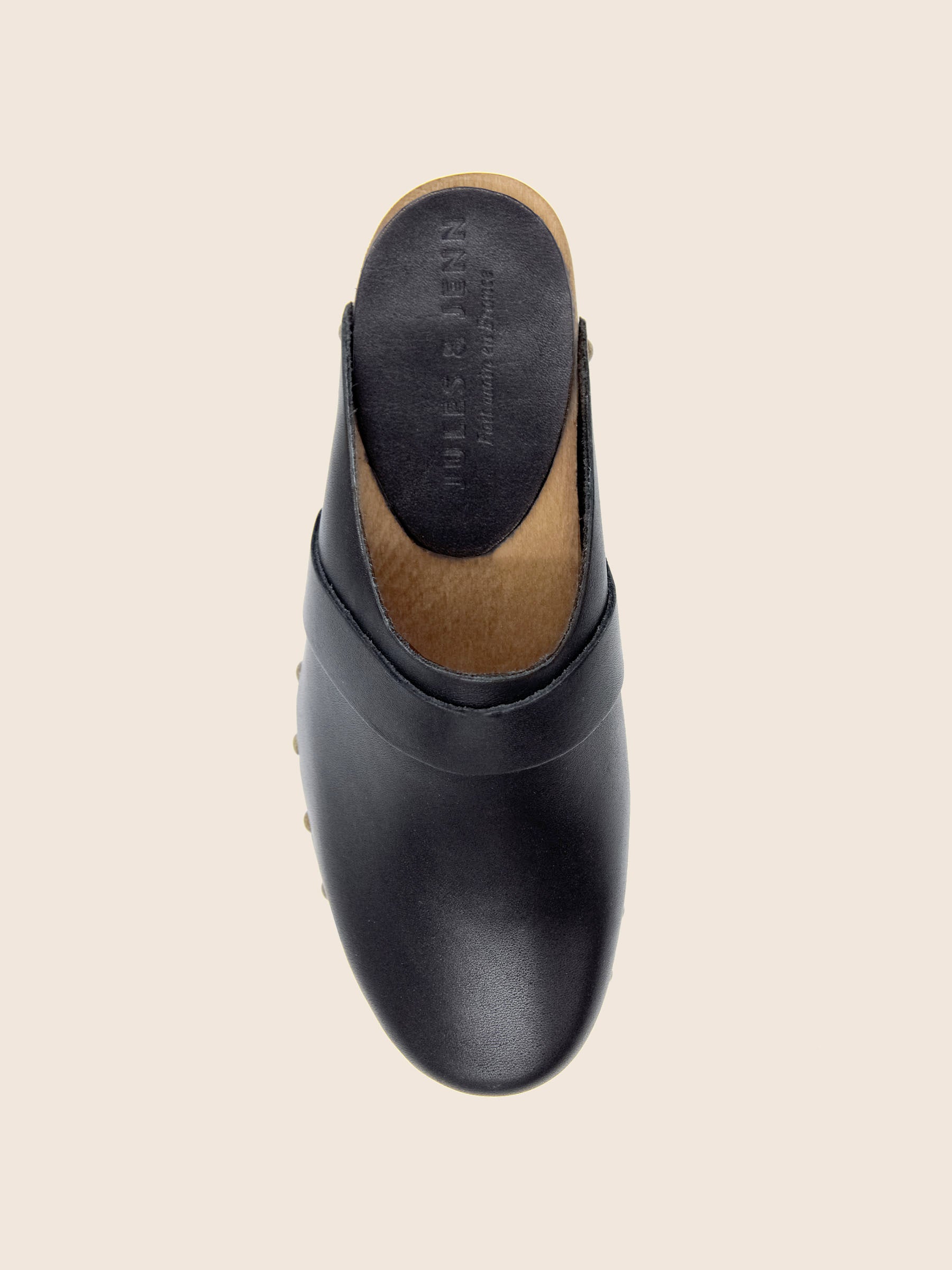 vue dessus sabots bois cuir noir jules jenn