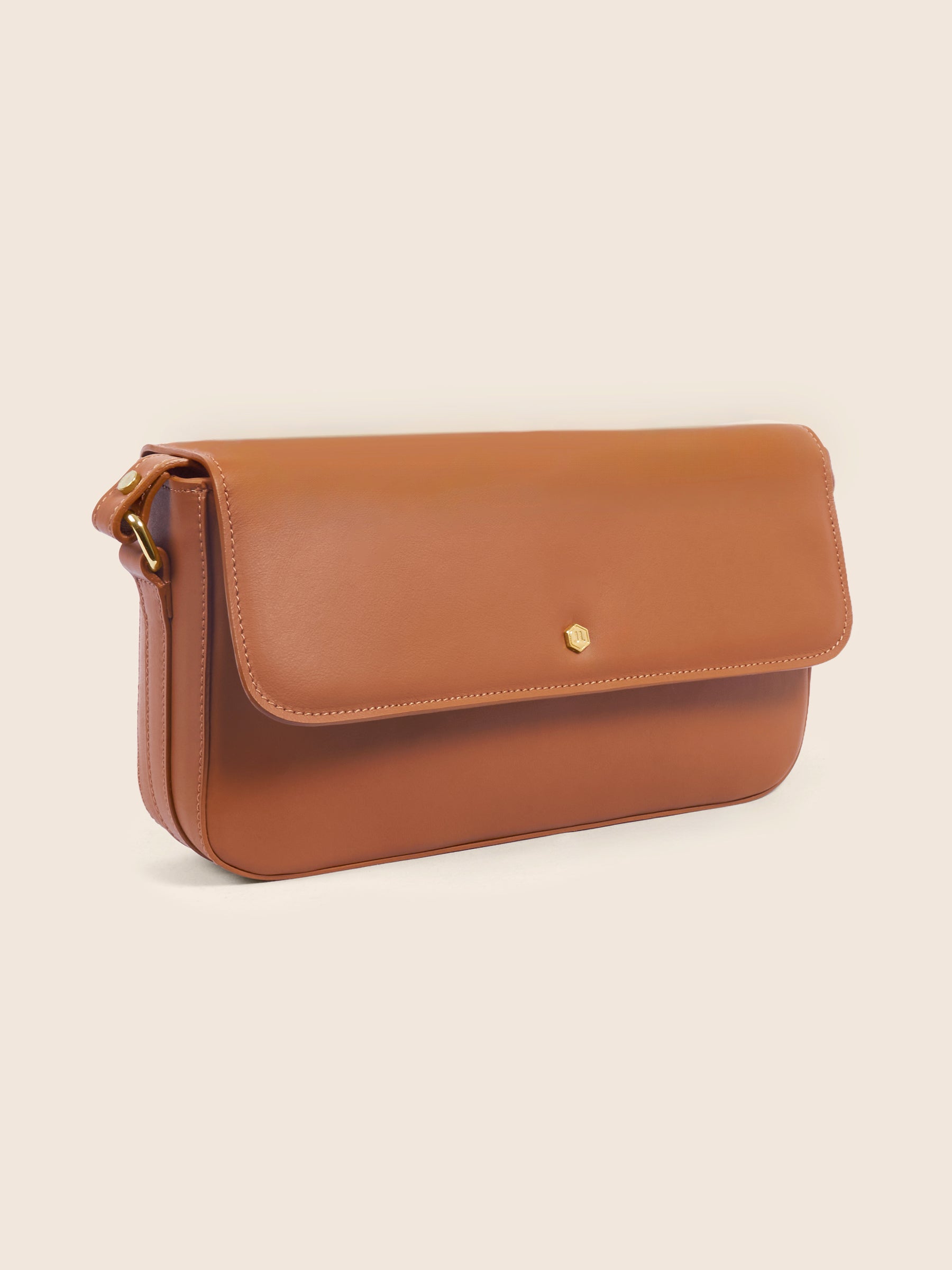sac baguette cuir cognac vue 3/4 jules jenn