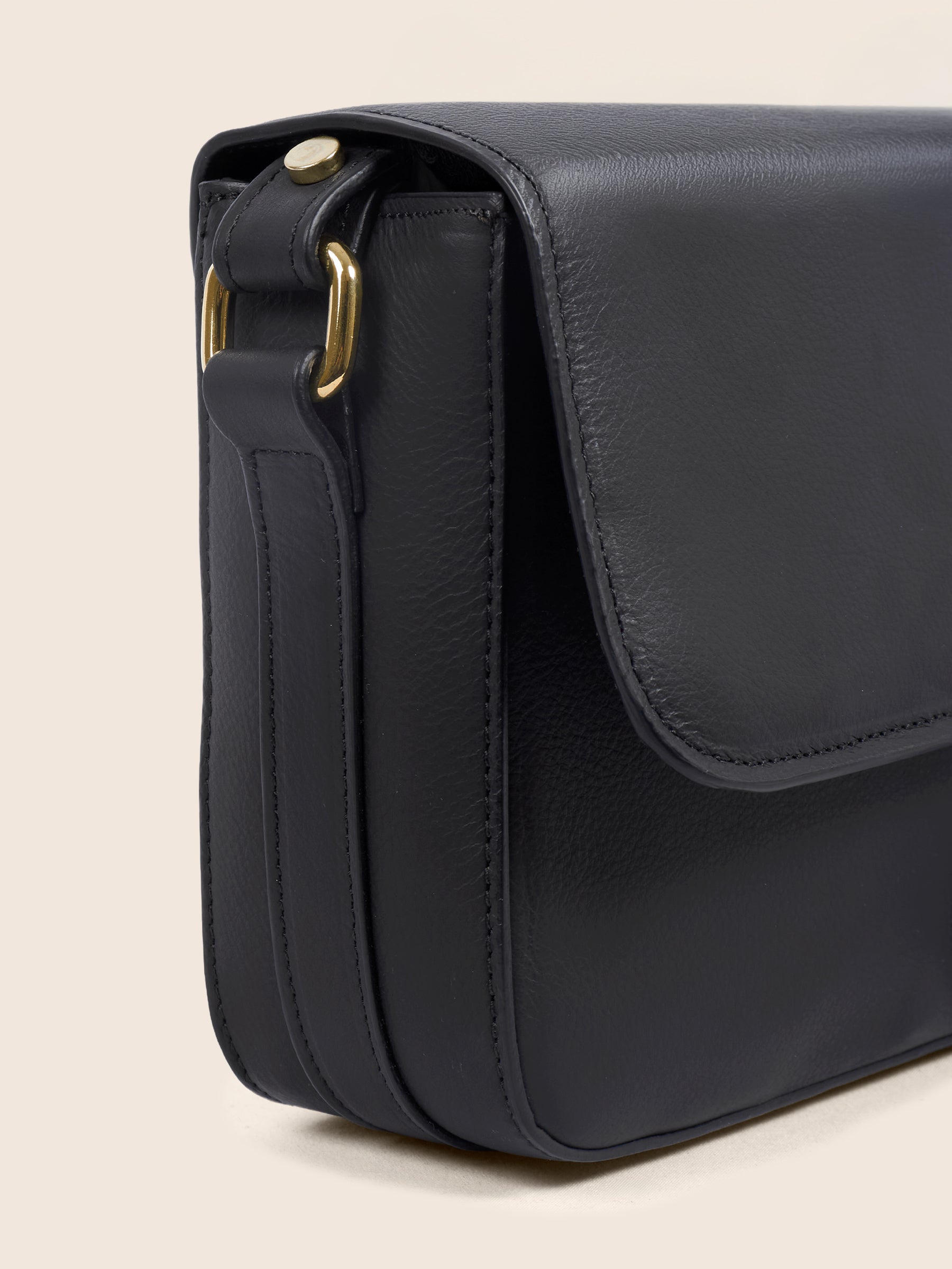 sac baguette cuir noir vue detail jules jenn