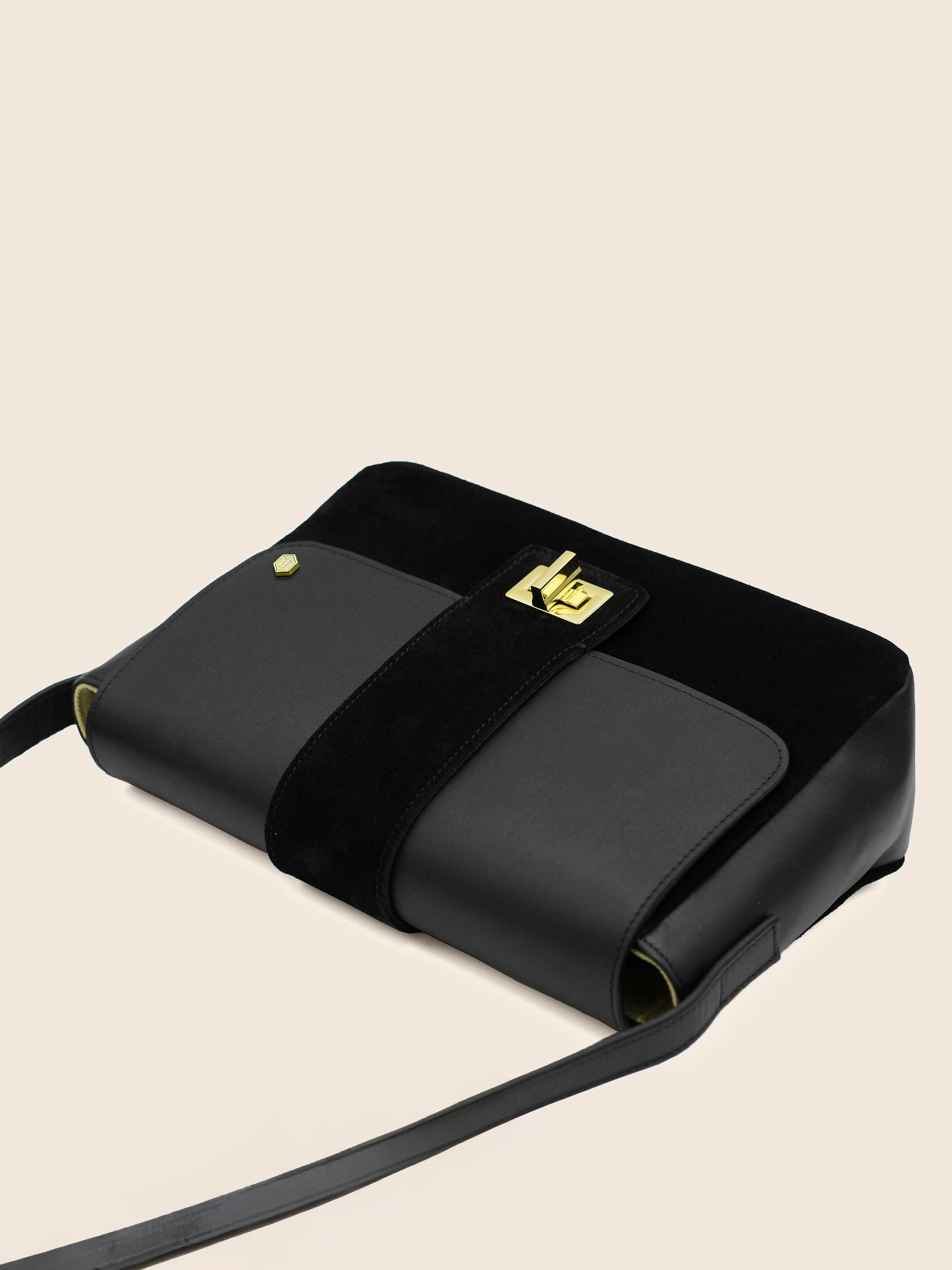 vue dessus sac bandoulière cuir noir jules & jenn