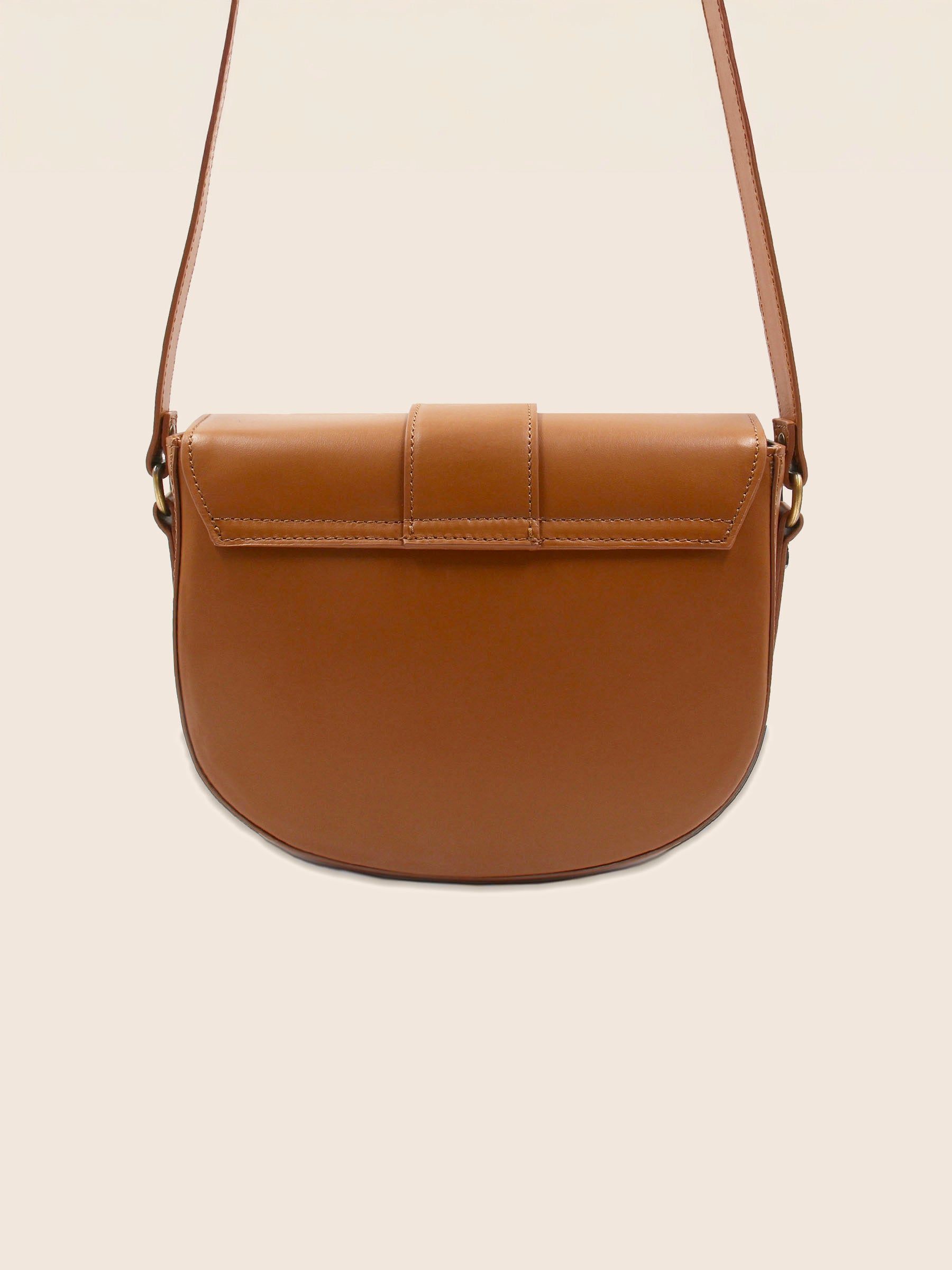 vue arriere sac boucle cuir camel jules & jenn