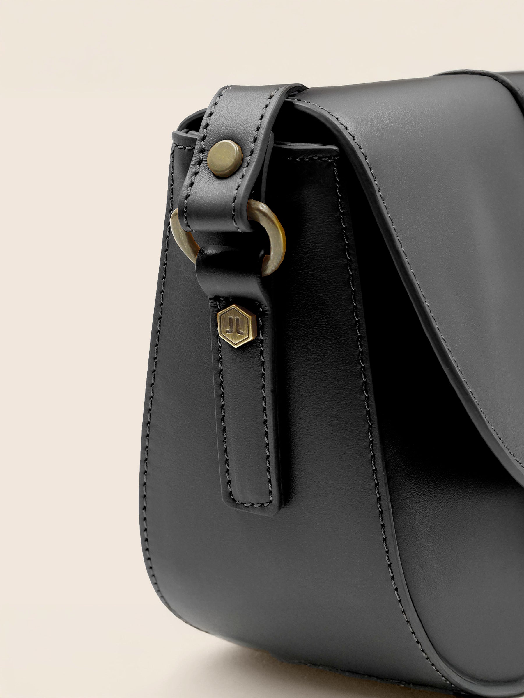 vue serree sac boucle cuir noir jules & jenn