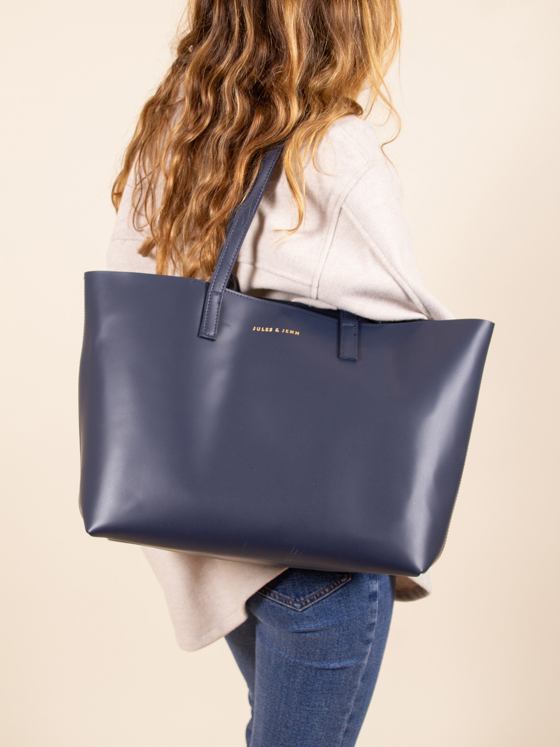 vue portée sac cabas cuir bleu jules & jenn