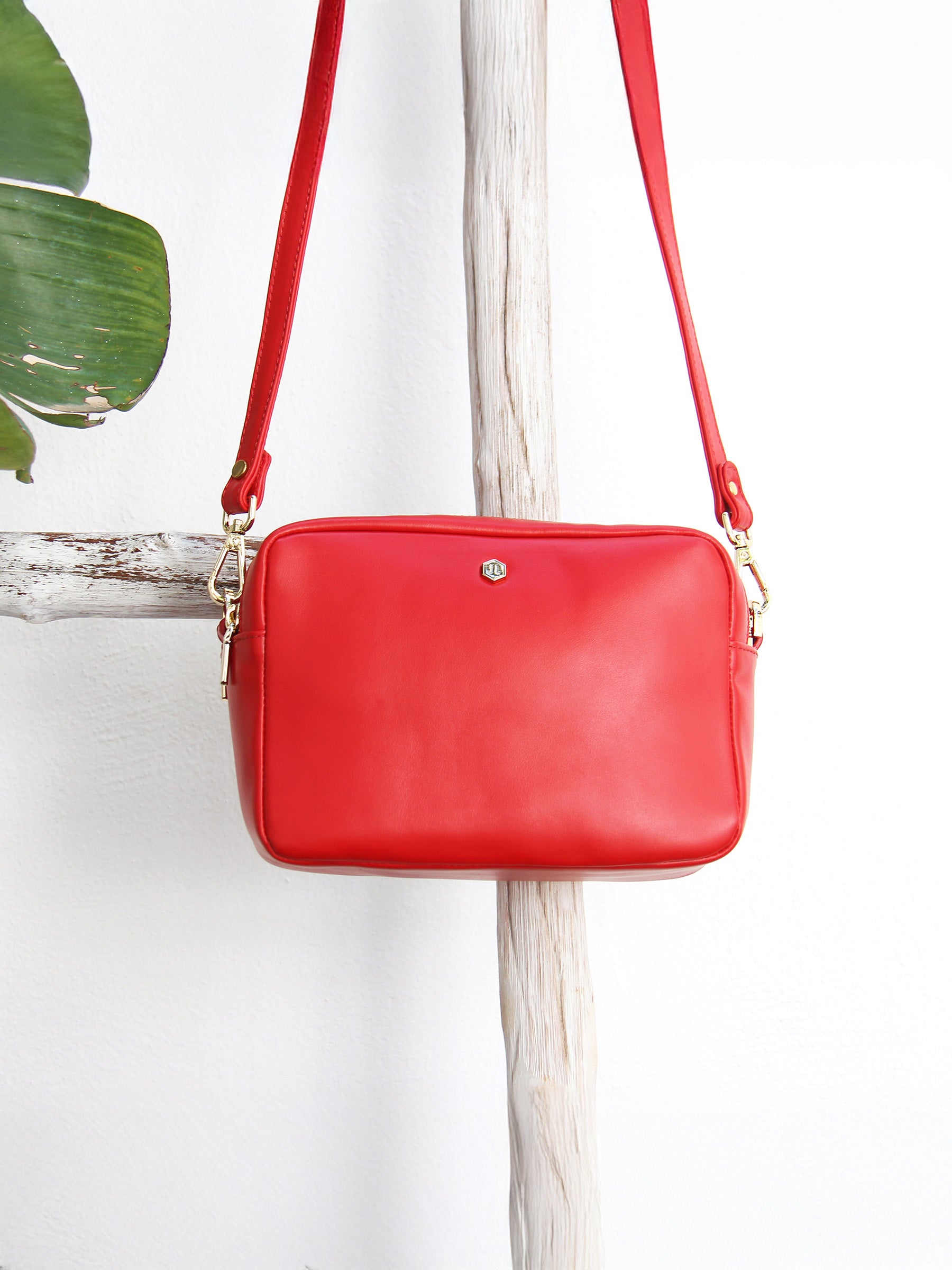 vue posée sac gabrielle cuir rouge jules & jenn