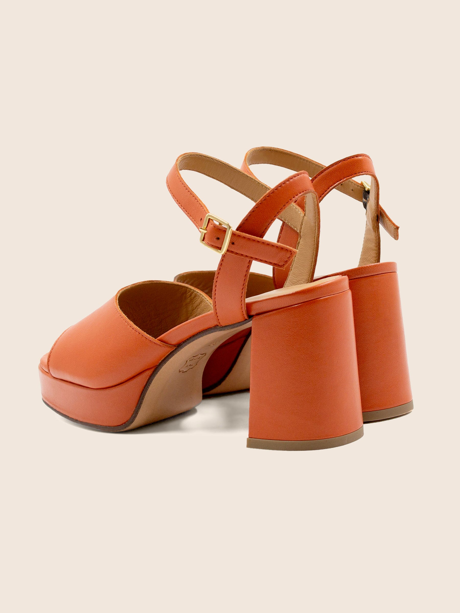 vue arriere sandales plateforme cuir orange jules & jenn