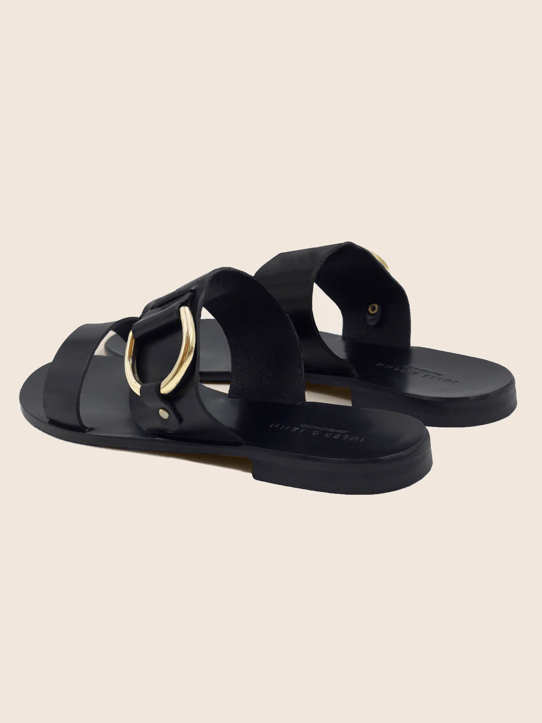 vue arriere sandales plates boucle cuir noir jules & jenn