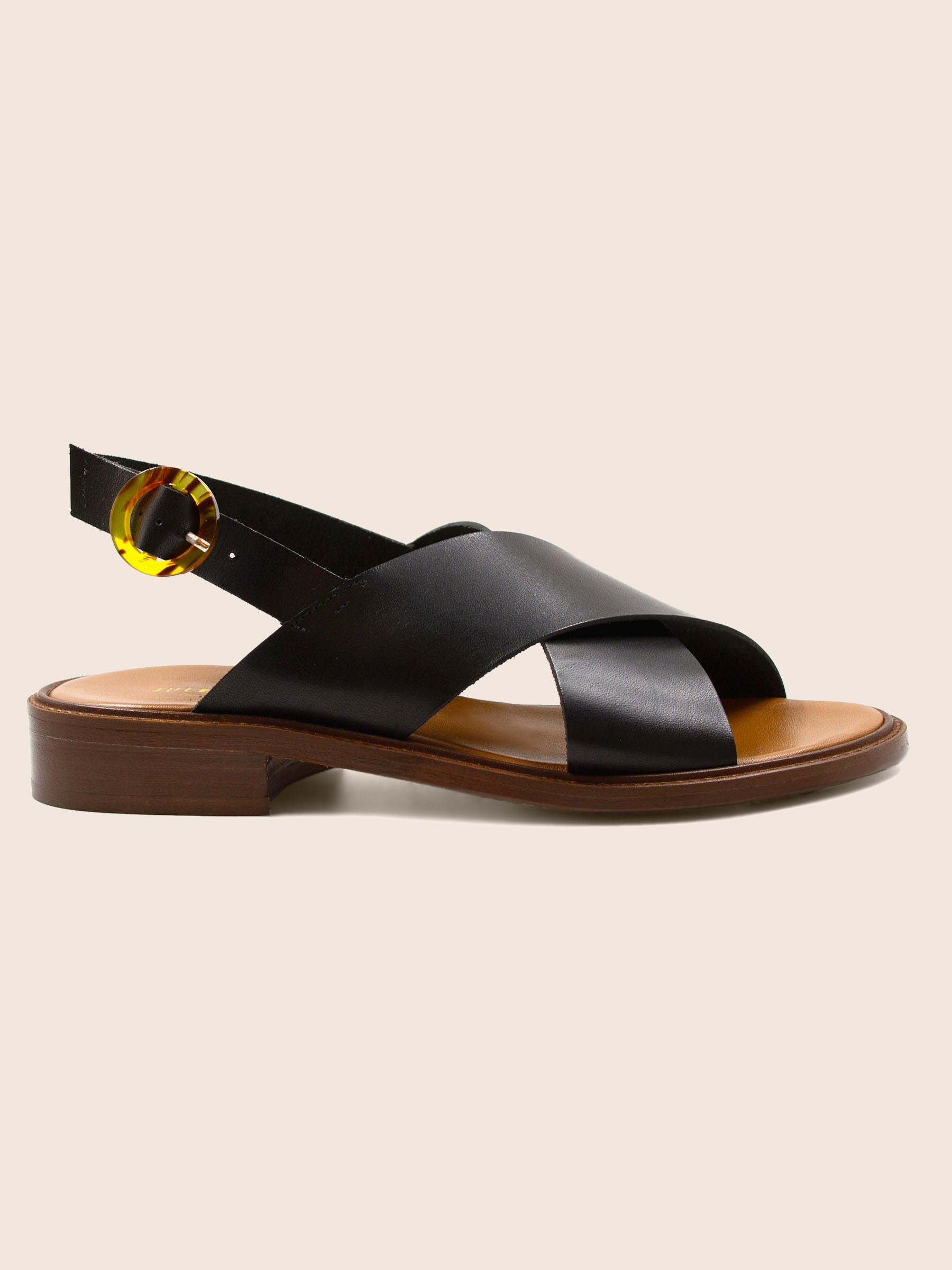 vue profil sandales plates boucle ecaille cuir noir jules jenn