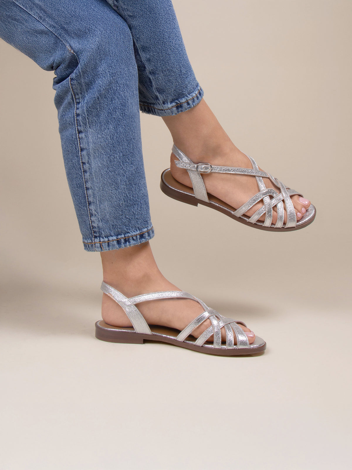 Sandales Plates Brides En Cuir Argent Femme JULES JENN sandales-plates-brides-en-cuir-argent-femme-jules-jenn