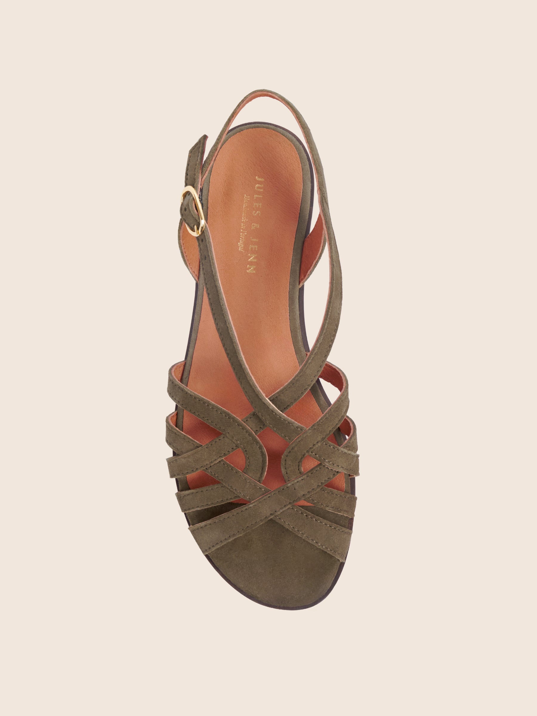 photo vue dessus sandales plates brides cuir daim kaki jules & jenn