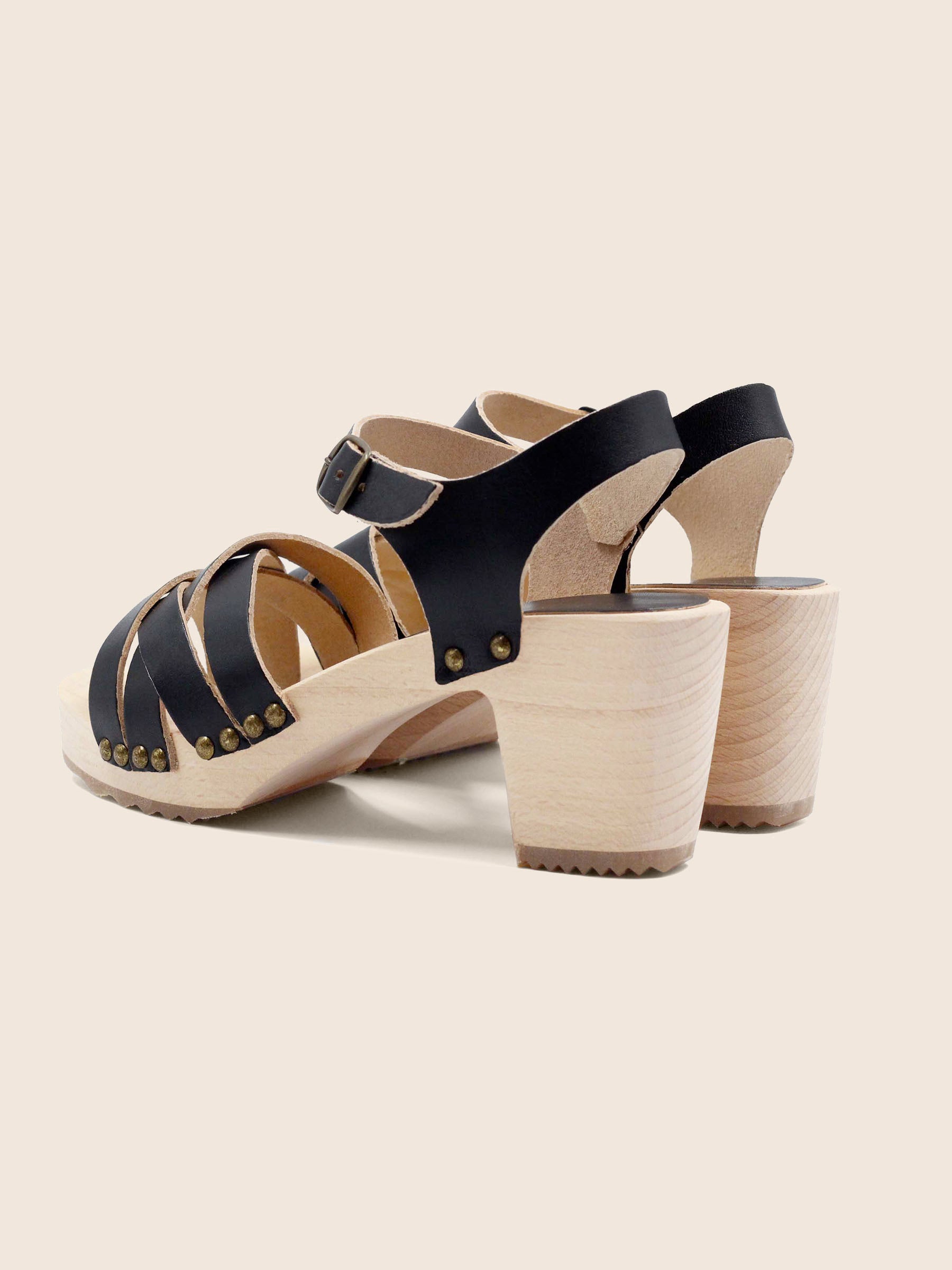 vue arriere sandales talon bois cuir noir jules & jenn