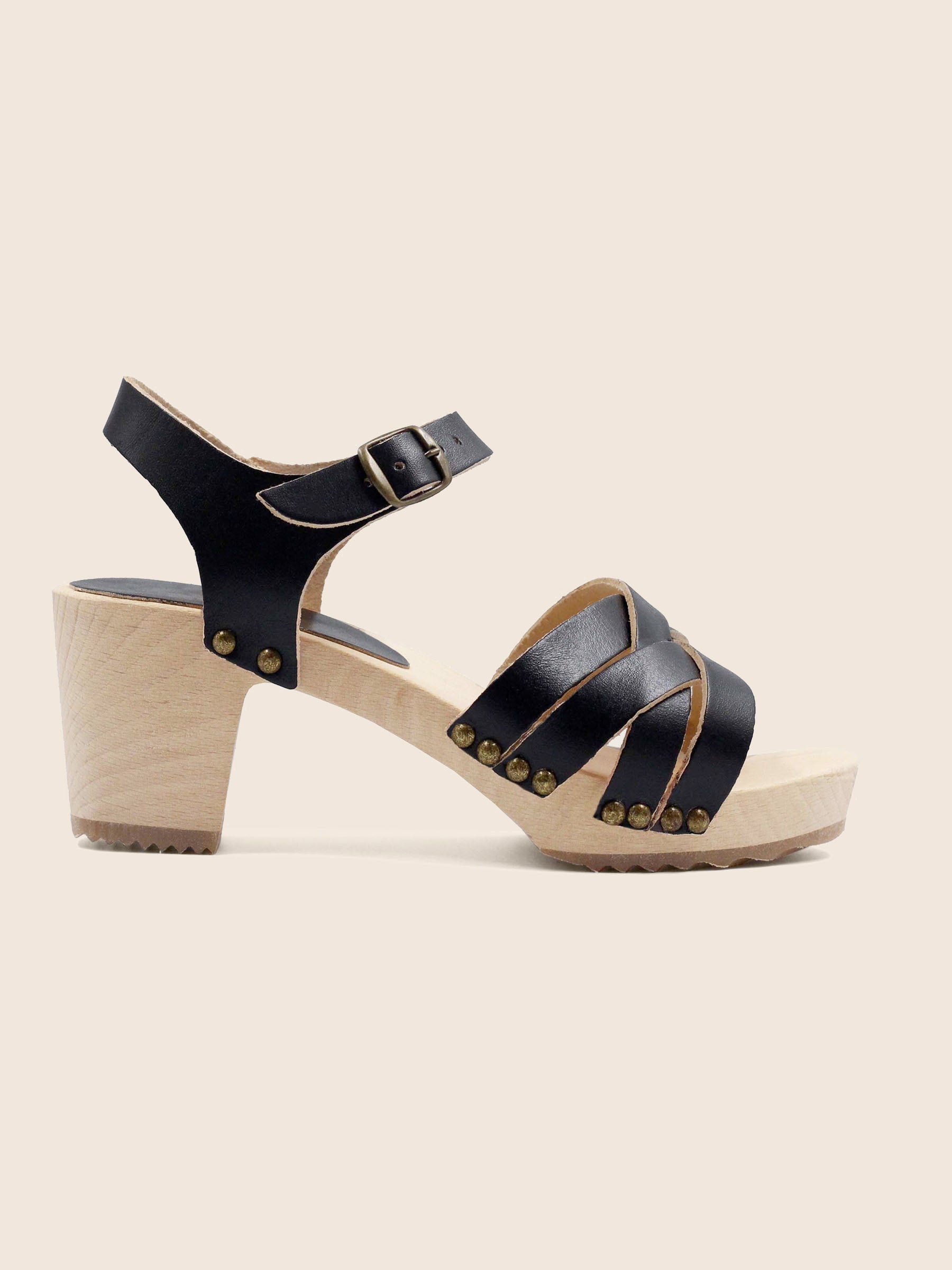 vue exterieure sandales talon bois cuir noir jules & jenn