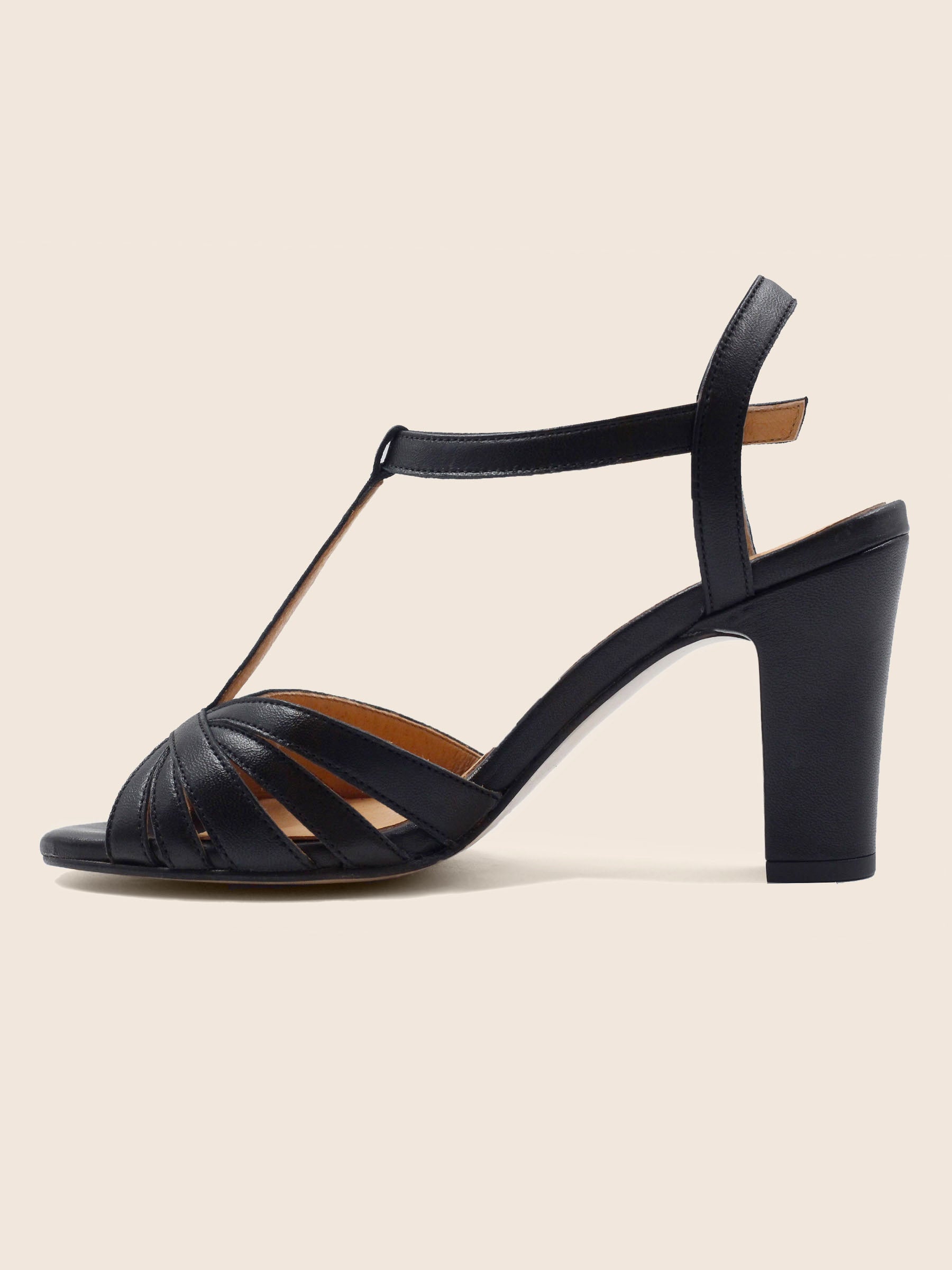 vue interieur sandales talon brides cuir noir jules & jenn