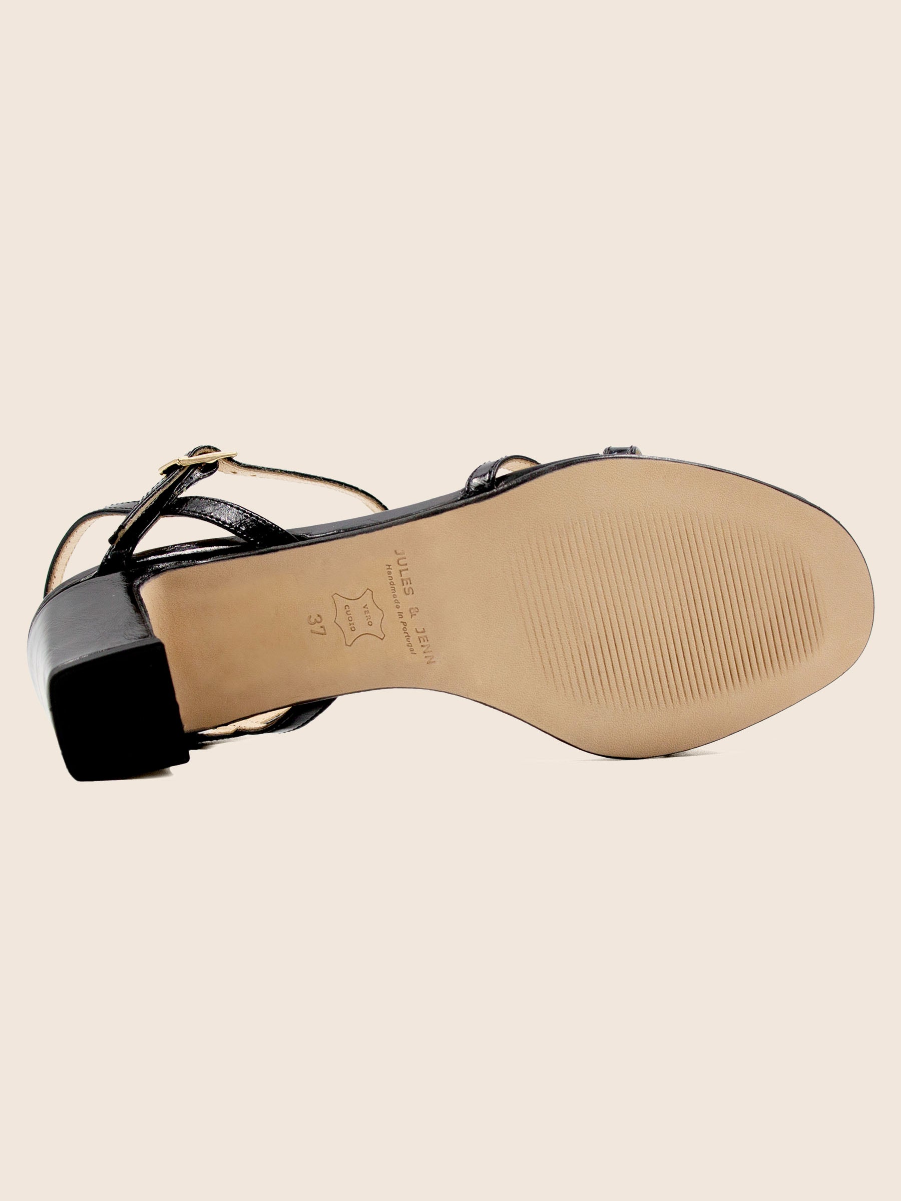 vue semelle sandales talon epurees cuir vernis noir jules jenn