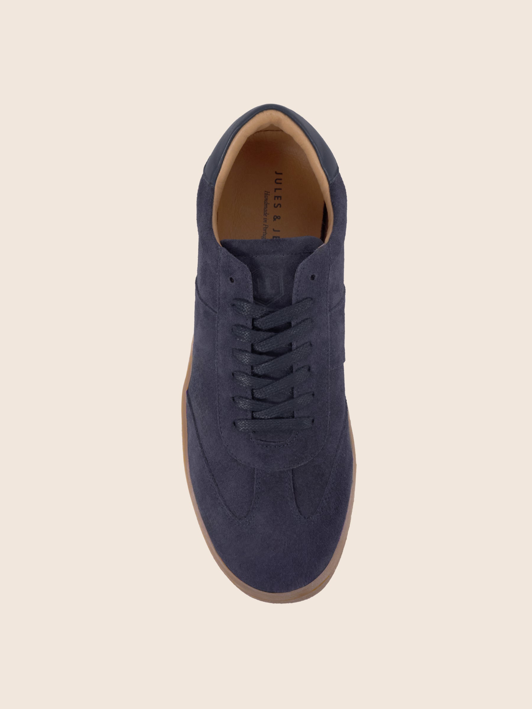 photo vue dessus tennis lacet basile cuir daim bleu jules & jenn