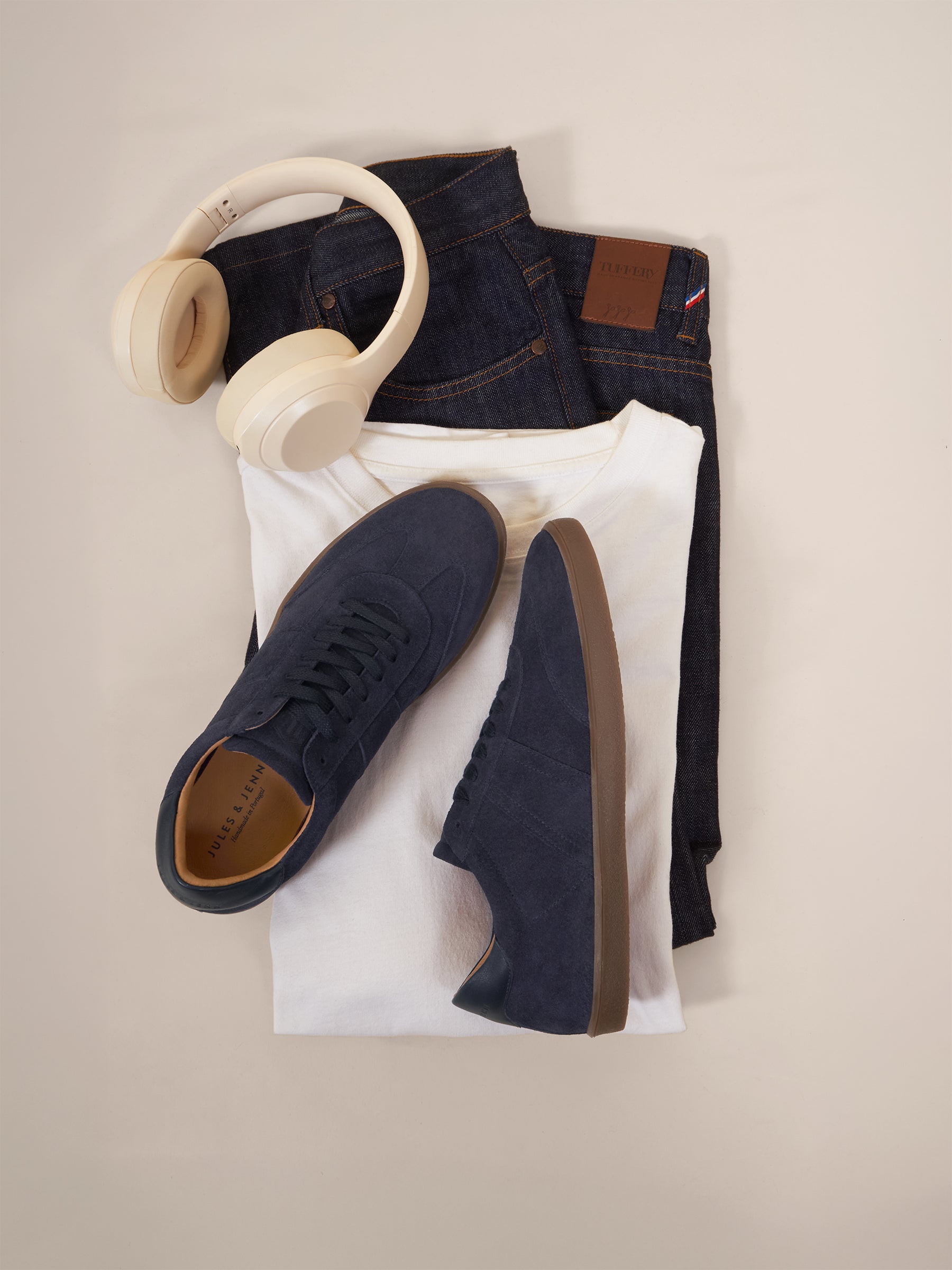 photo vue posée tennis lacet basile cuir daim bleu jules & jenn