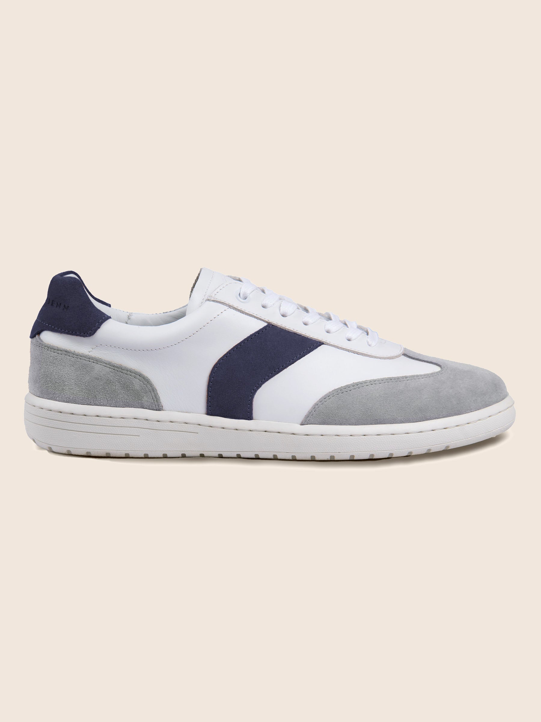 vue profil tennis lacet cuir blanc bleu jules & jenn