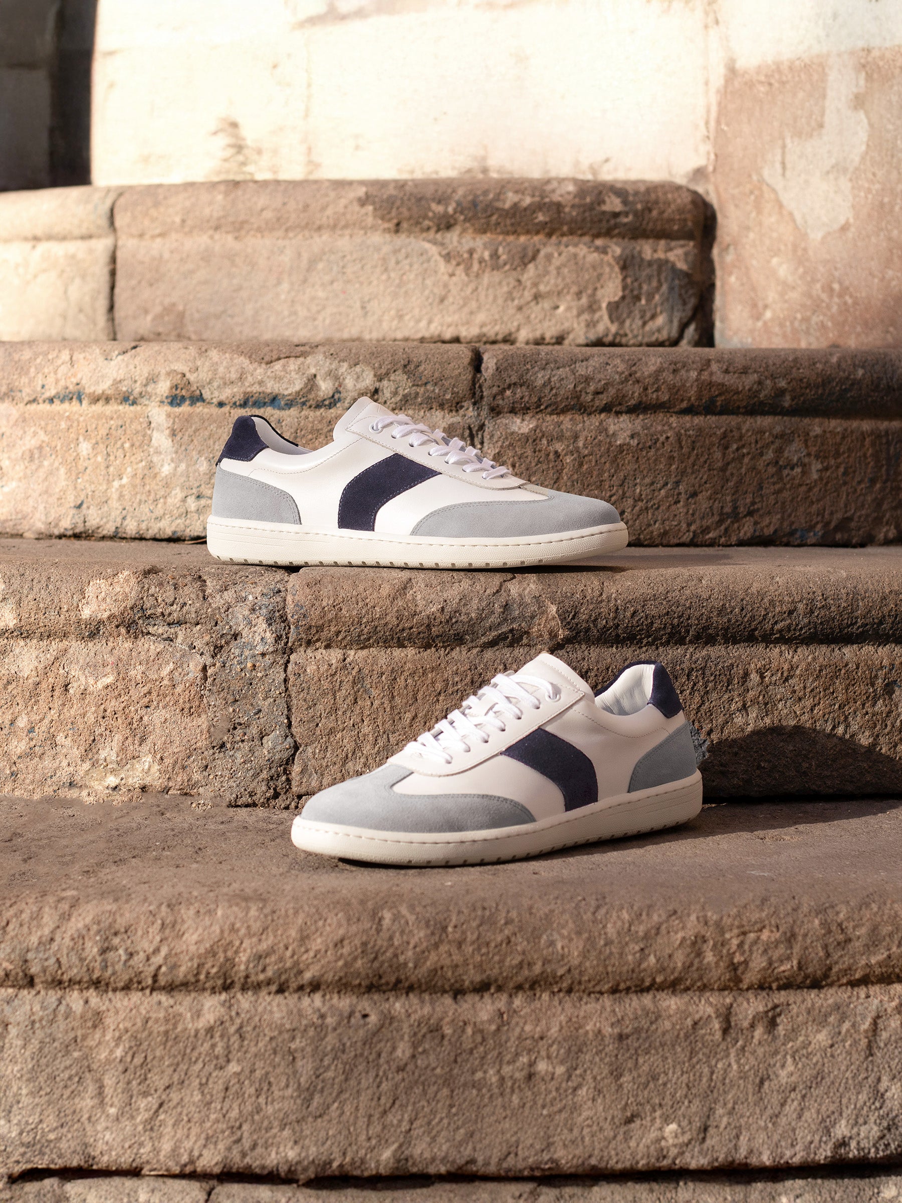 vue posée tennis lacet cuir blanc bleu jules & jenn