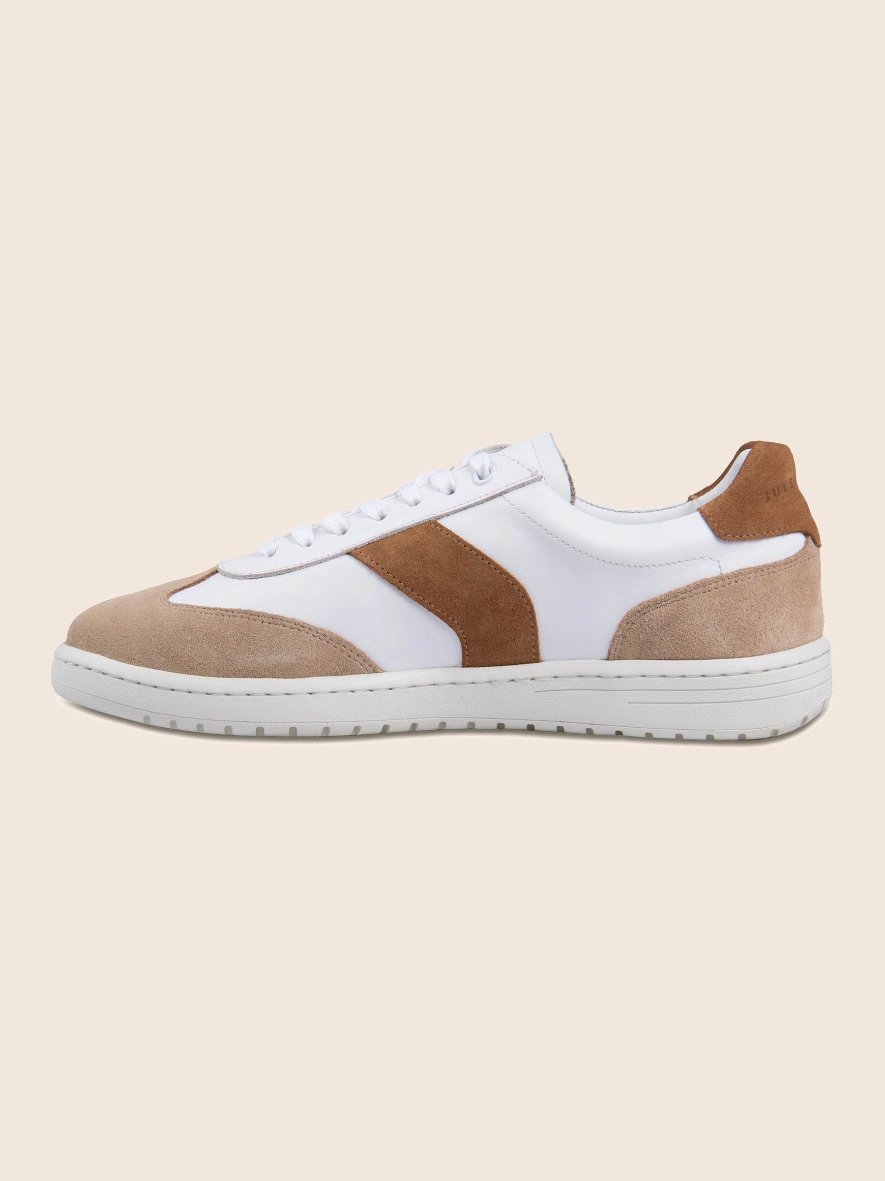 vue interieure tennis lacet cuir blanc camel jules & jenn