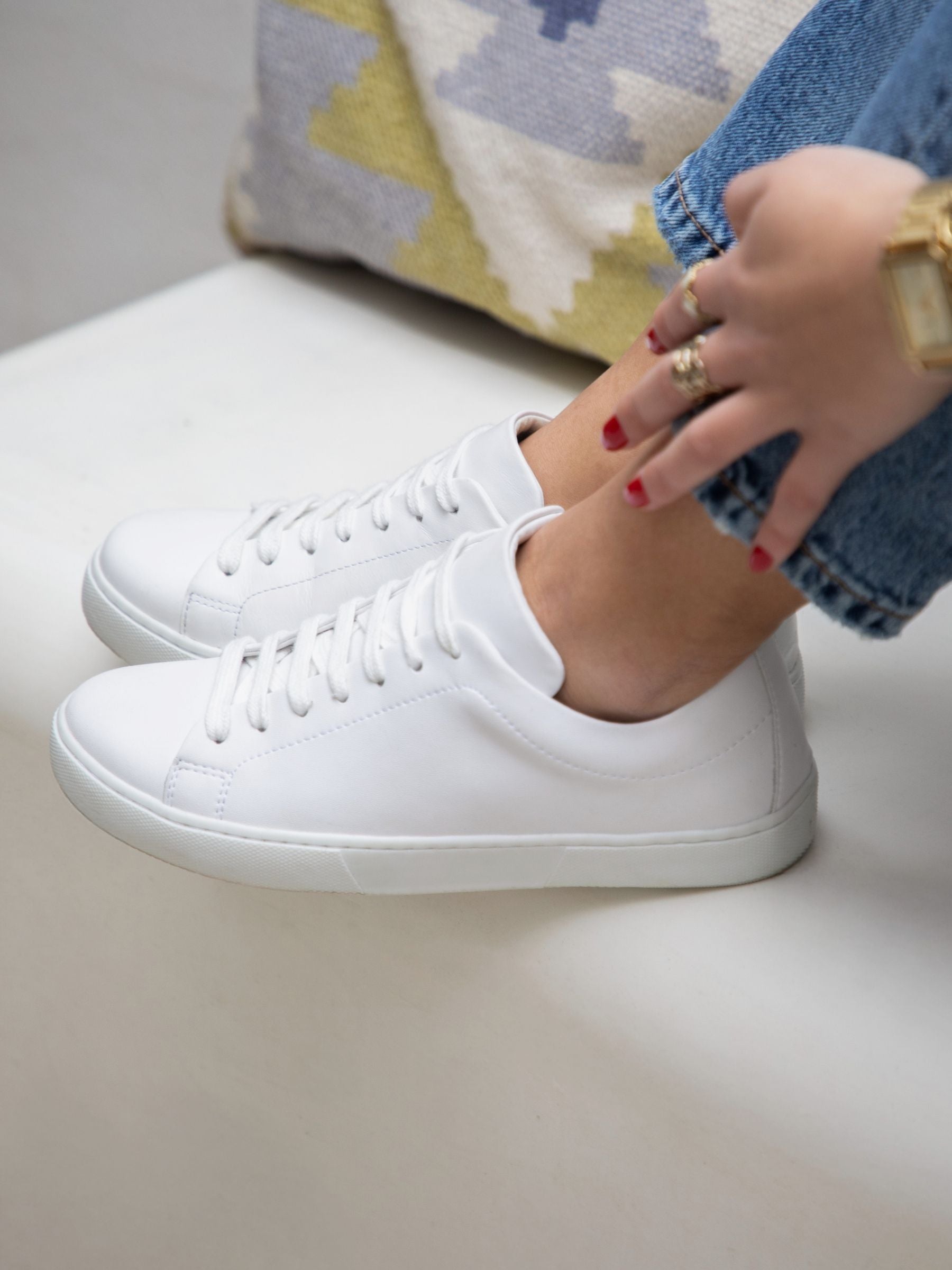vue portée tennis lacet cuir blanc jules & jenn