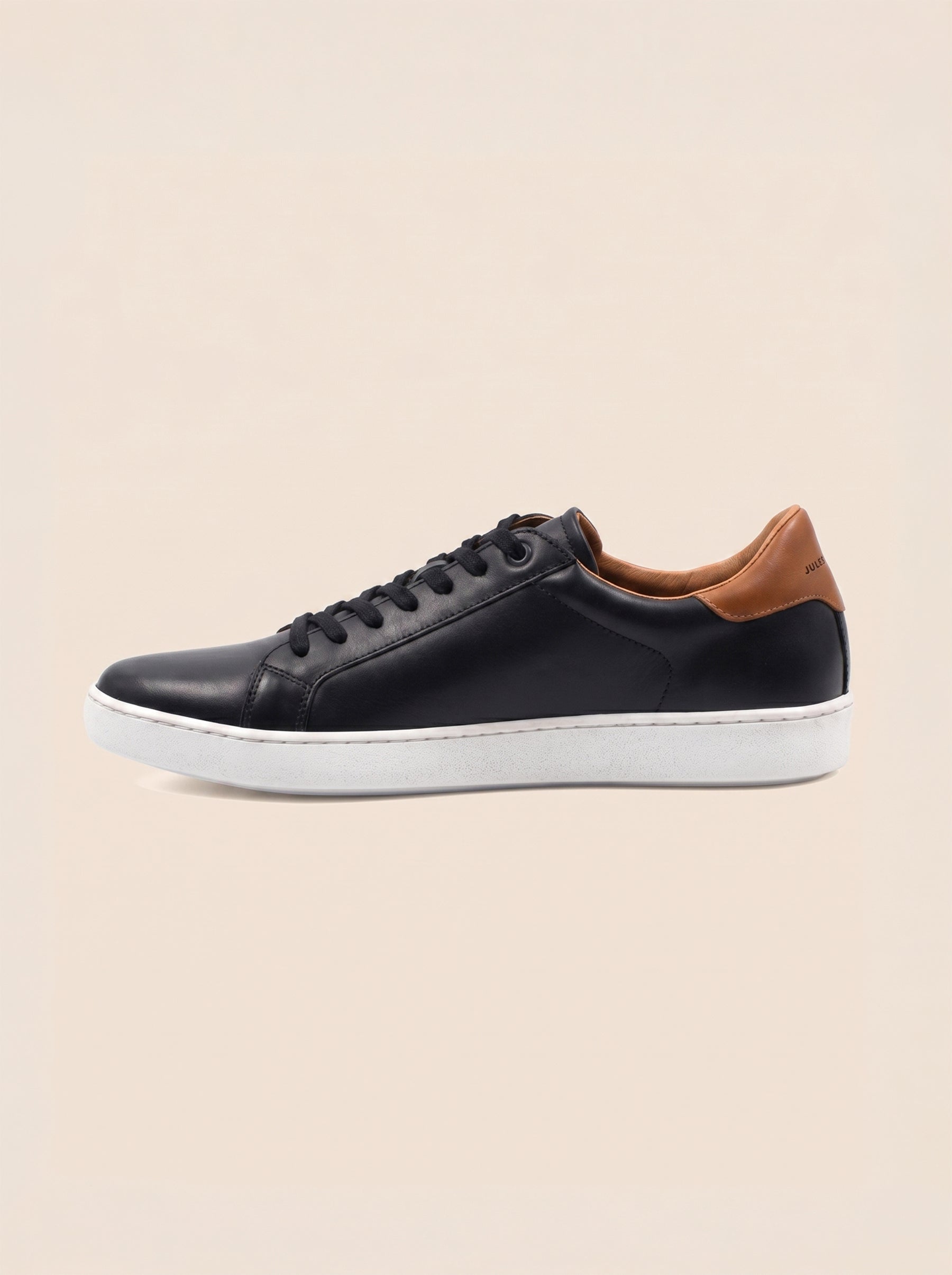 photo vue intérieure tennis lacet homme cuir noir blanc jules jenn